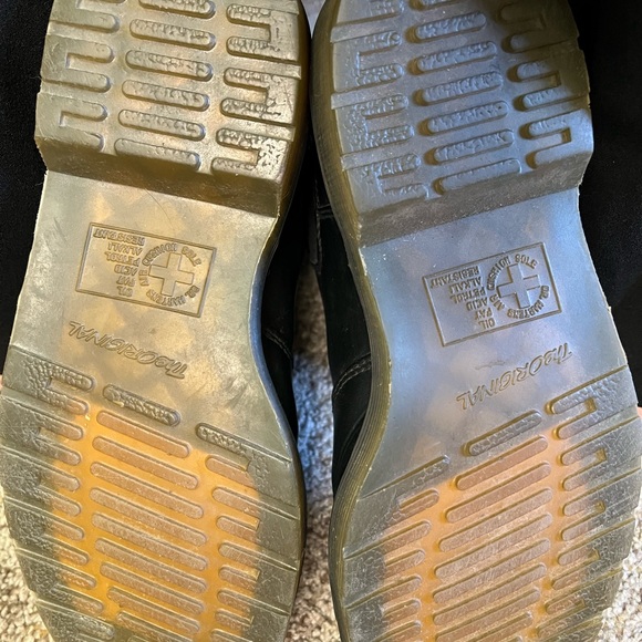 Doc Marten boots Size 9 vegan leather - Picture 4 of 4